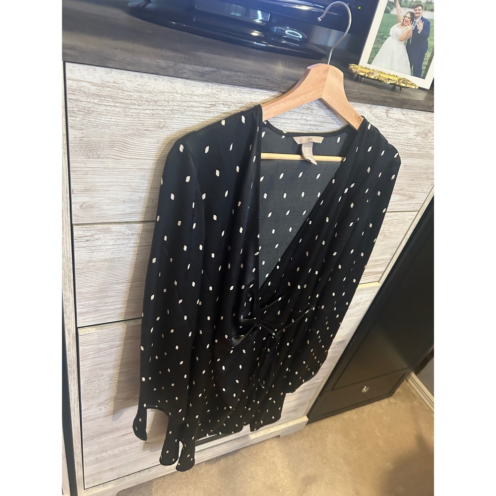 HM Black Satin Wrap Mini Dress White Dash Print Bell Sleeve V-Neck Size Medium - Picture 3 of 6
